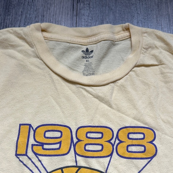 Adidas Mens Los Angeles Lakers 1988 World Champs T-Shirt Yellow Size XL - Picture 5 of 6